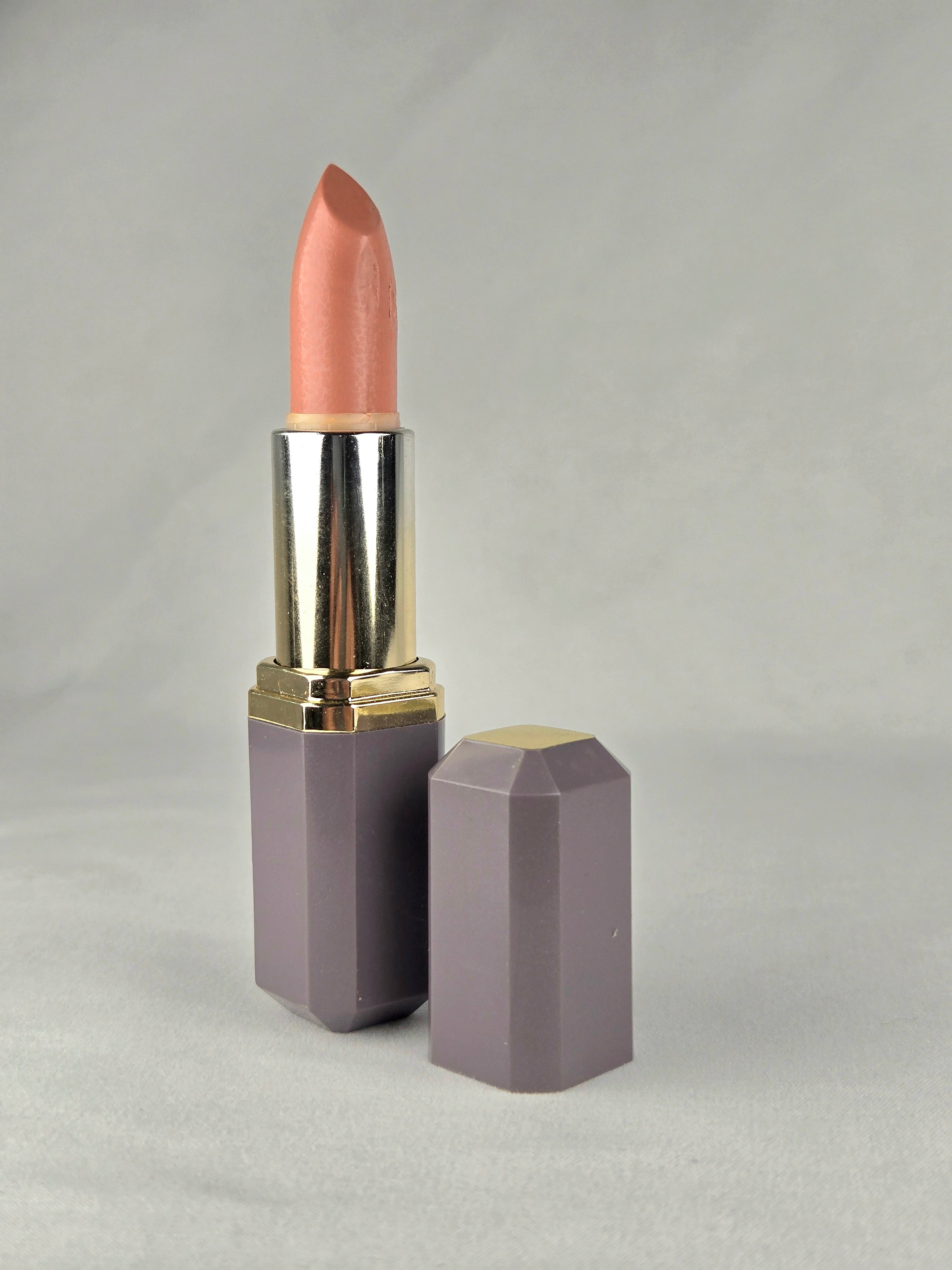 L’Oréal Colour Supreme Lipcolour “Real Mauve” – Vintage Lipstick in Faceted Mauve & Gold Case