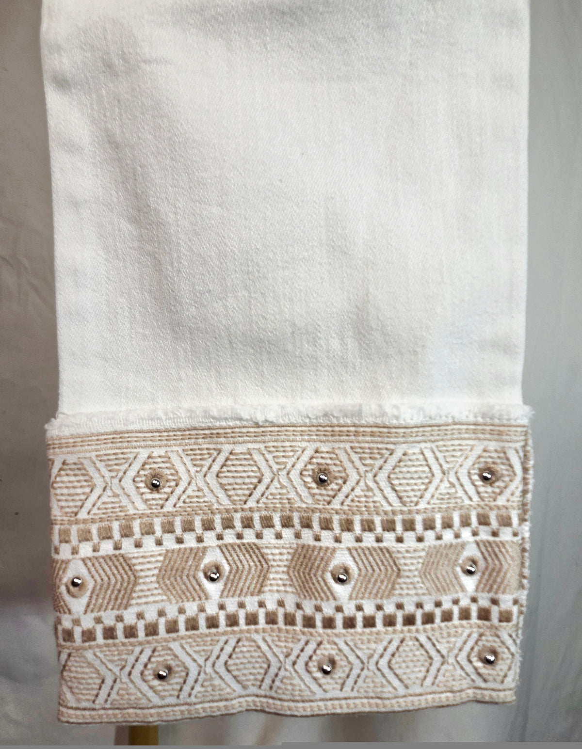 INC International Concepts White Embroidered Cuff Straight Leg Crop Jeans — NWT Size 6