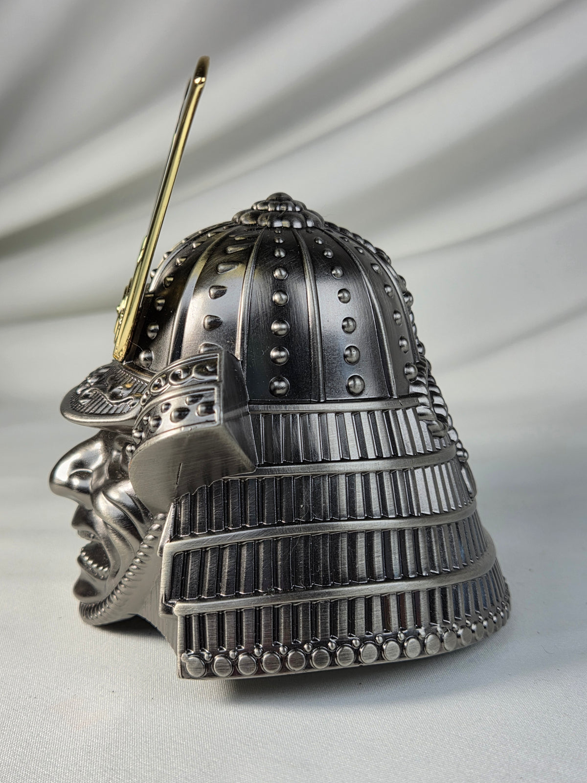 Nikka G&G Samurai Armor Whisky Bottle Cover / Kabuto Display