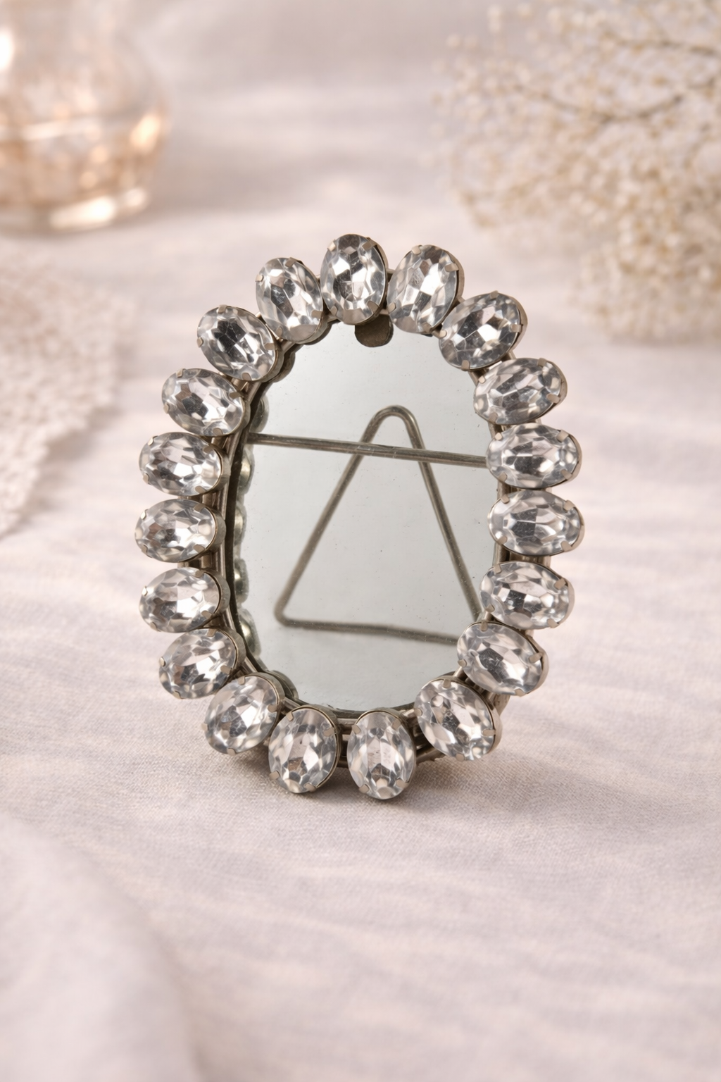 Vintage Style Rhinestone Compact Vanity Picture Frame with Stand – Crystal Frame Decorative