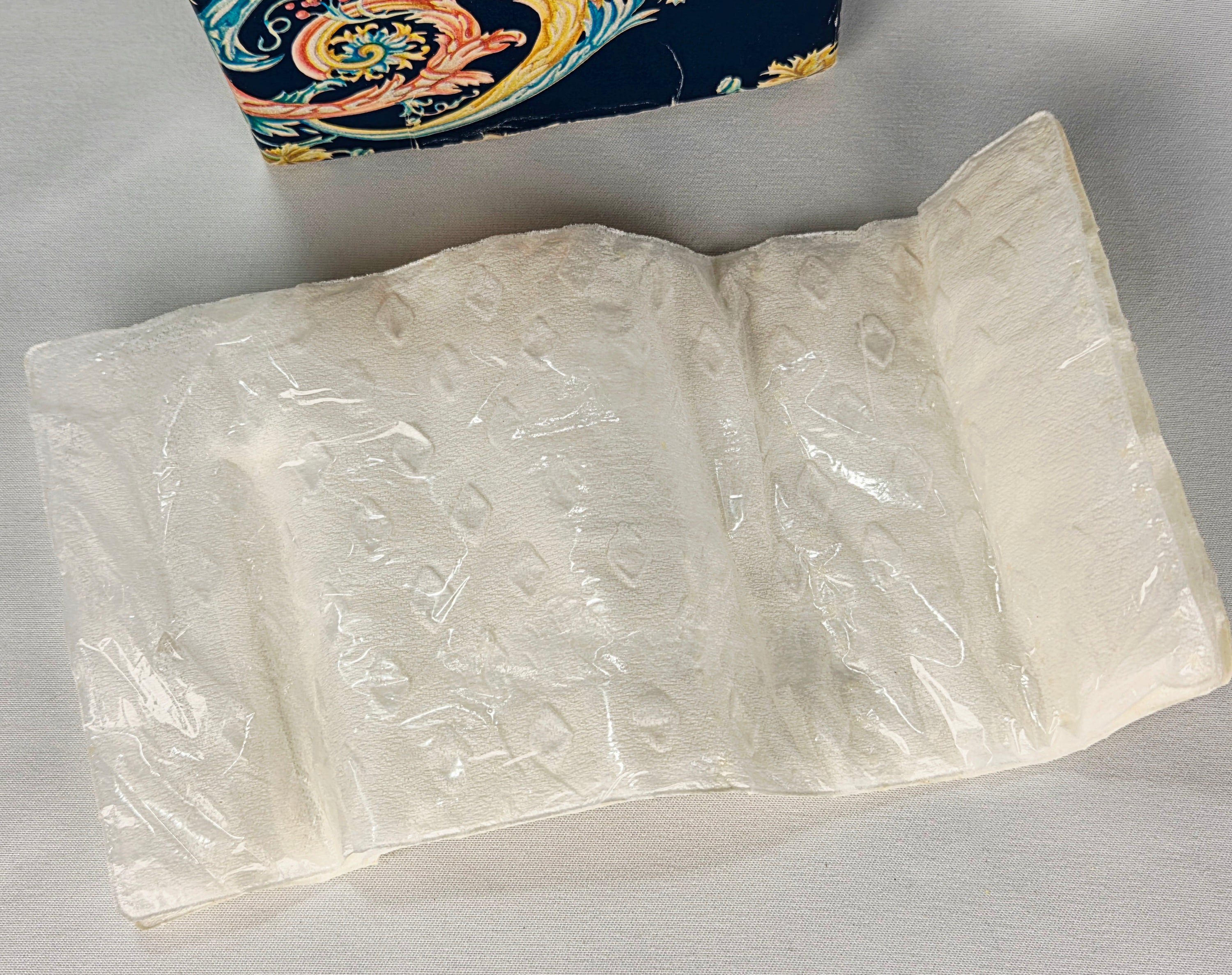 Vintage Elizabeth Arden Memoire Cherie Perfumed Bath Soap Box Soap & Scent Pad Collectible