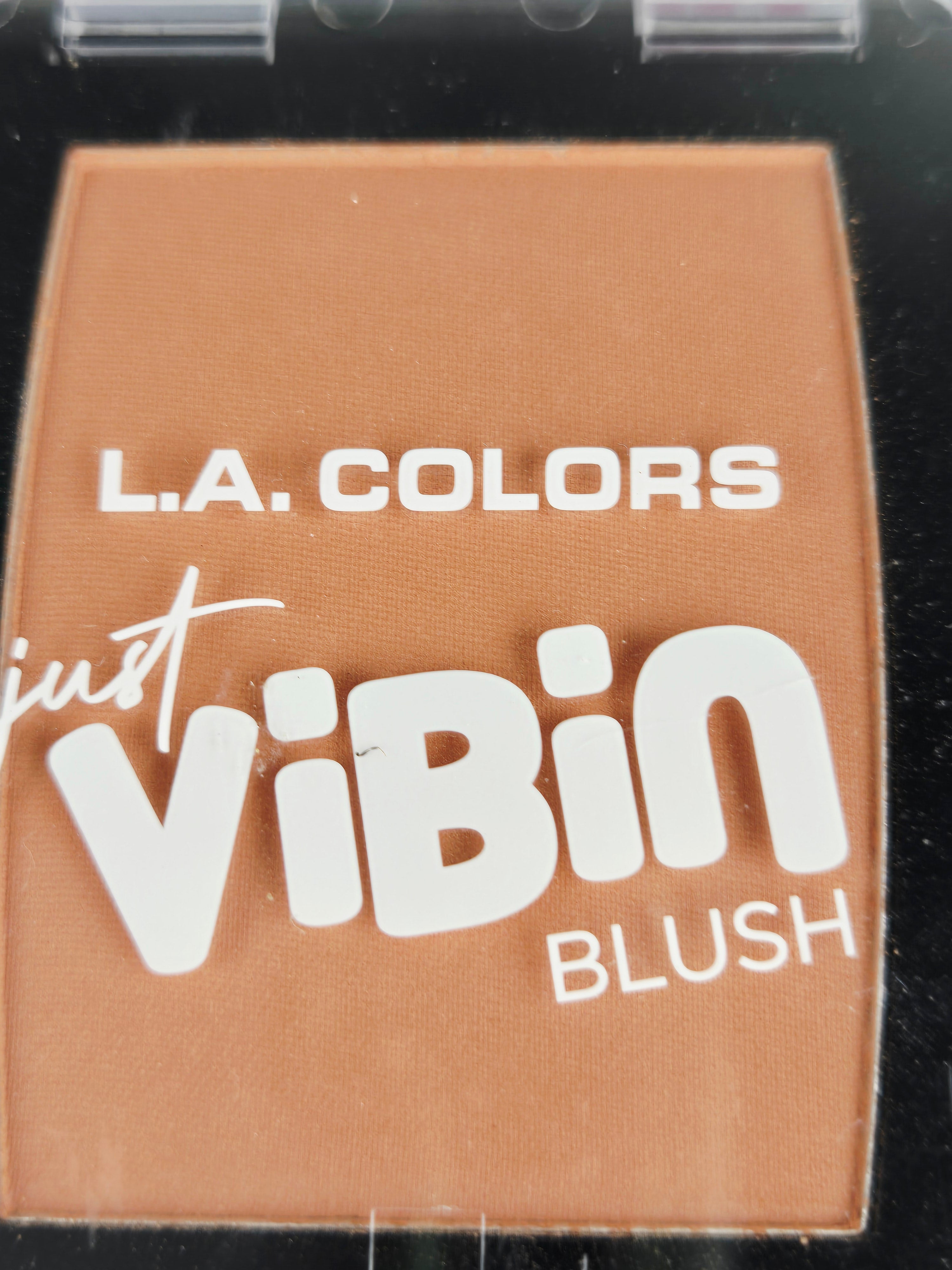 L.A. Colors Just Vibin Blush C37386 Peach Coral Powder Blush Cruelty Free Makeup
