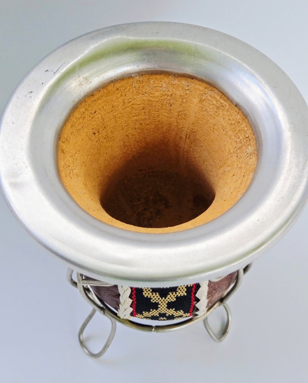 Traditional Yerba Mate Gourd Cup with Metal Stand – Rustic Mate Tea Vessel