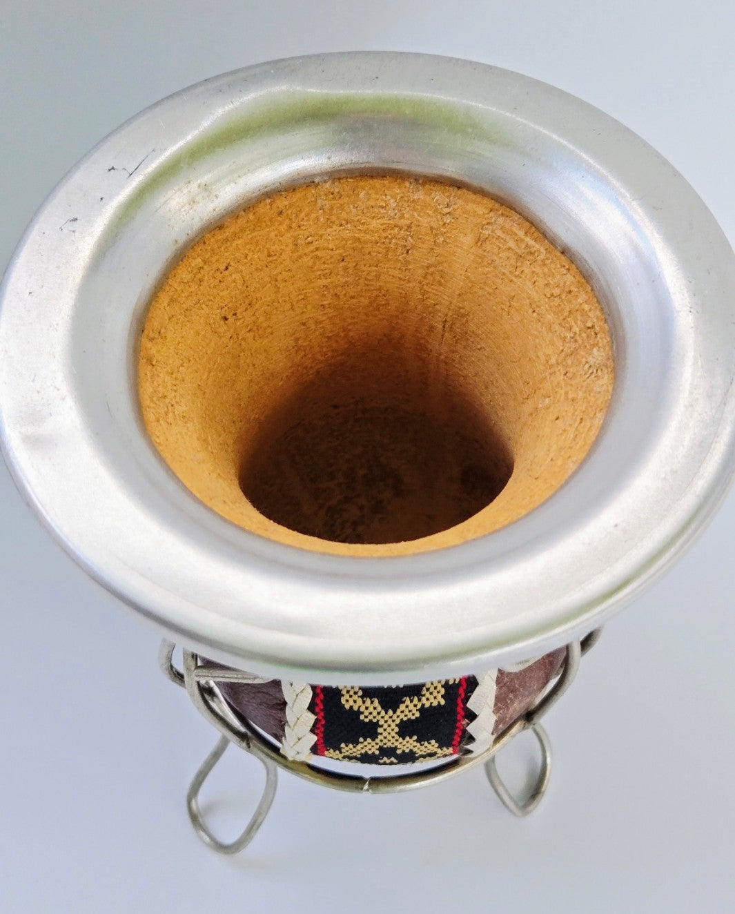 Traditional Yerba Mate Gourd Cup with Metal Stand – Rustic Mate Tea Vessel