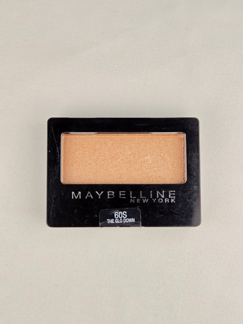 Maybelline New York Expert Wear Eyeshadow 60S “The Glo Down” – Vintage Peach Champagne Shimmer Shadow