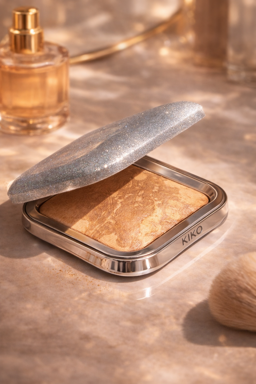 KIKO Milano Happy B-Day, Bellezza! Baked Bronzer – 02 Sienna (25th Anniversary Edition)