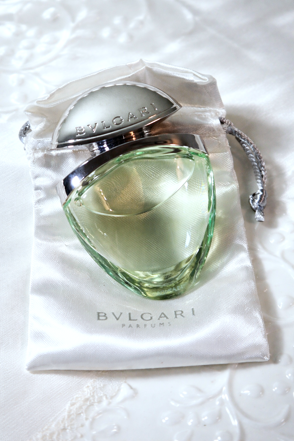 Bvlgari Omnia Green Jade perfume inspired by green jade and fresh floral notes