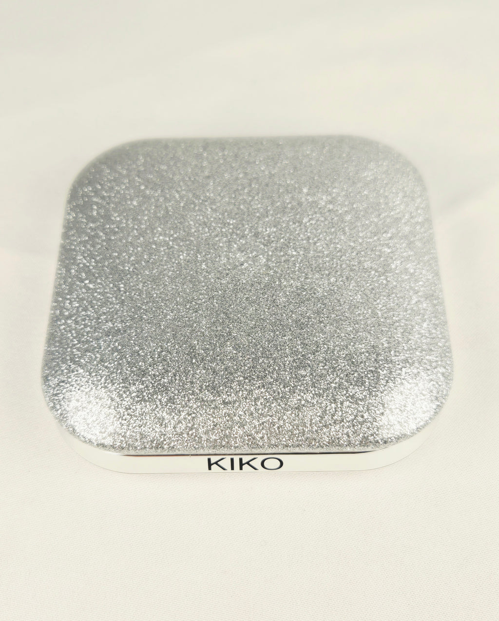 KIKO Milano Happy B-Day, Bellezza! Baked Bronzer – 02 Sienna (25th Anniversary Edition)