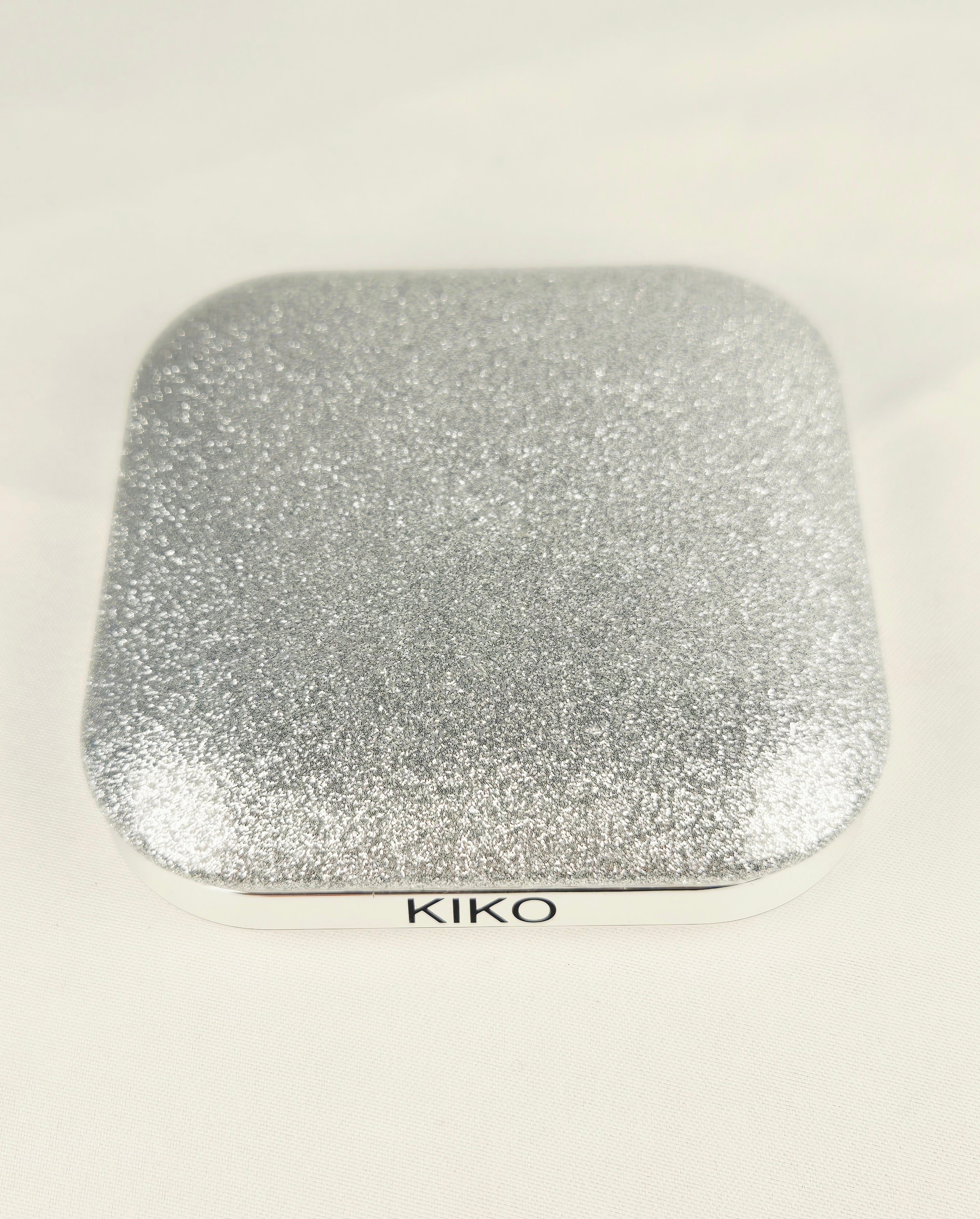 KIKO Milano Happy B-Day, Bellezza! Baked Bronzer – 02 Sienna (25th Anniversary Edition)