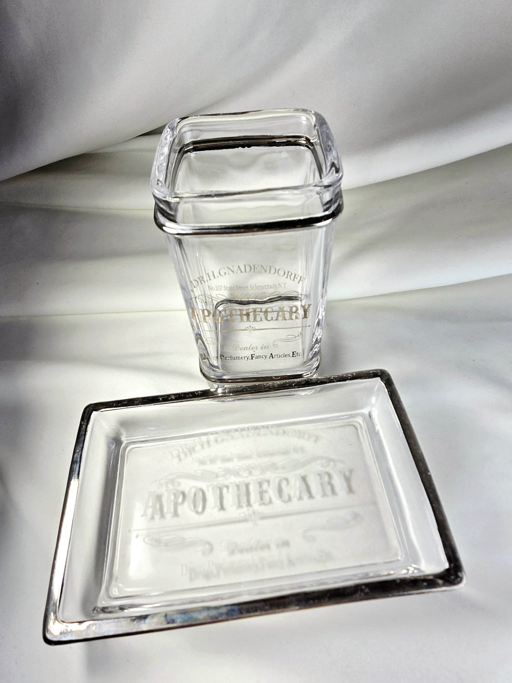 Bella Lux Dr. H. Gnadendorff Apothecary Glass Soap Dish & Tumbler Vanity Set