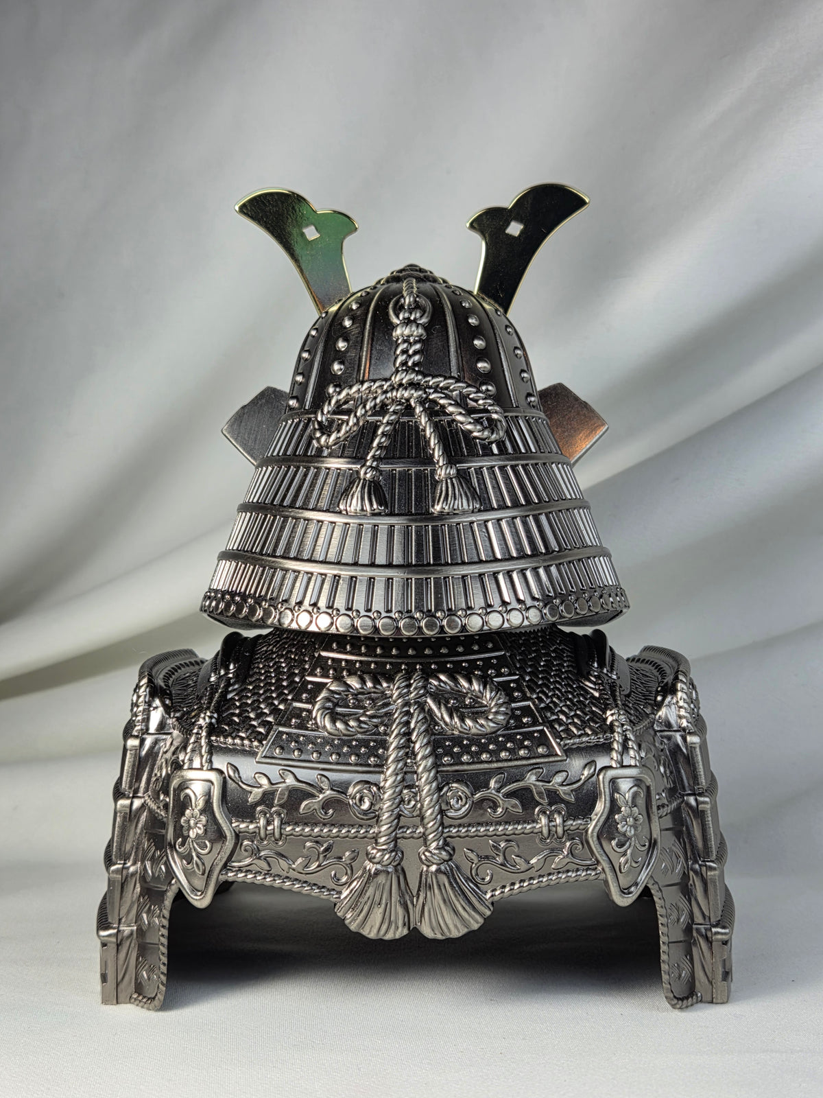 Nikka G&G Samurai Armor Whisky Bottle Cover / Kabuto Display