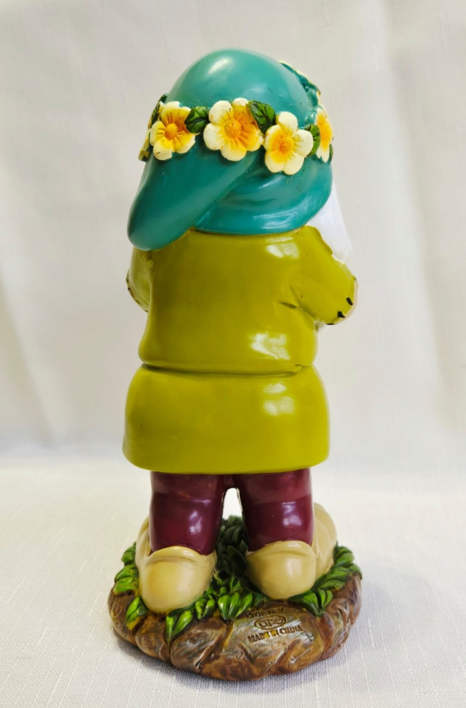 Disney Snow White & The Seven Dwarfs Sleepy Figurine 8" Resin Figure DFS Flower Crown