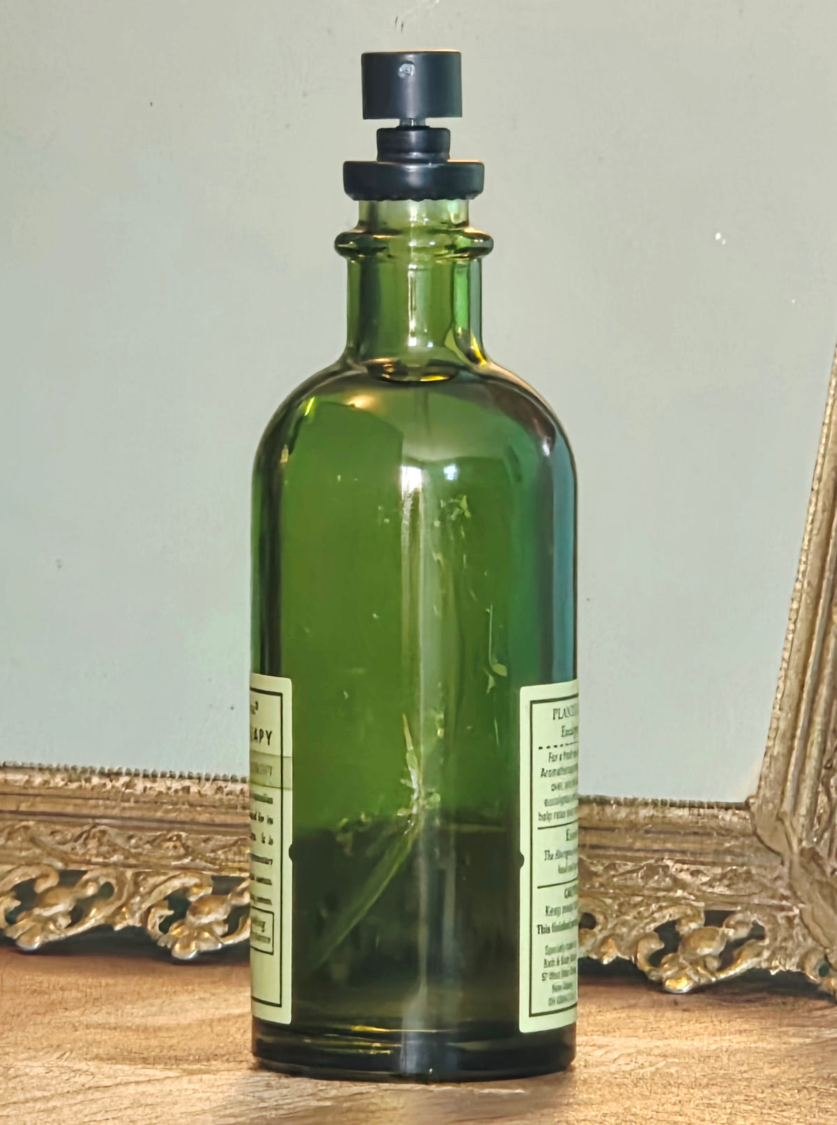 Bath & Body Works Vintage Aromatherapy Eucalyptus Spearmint Stress Relief Soothing Body Essence – 4 oz