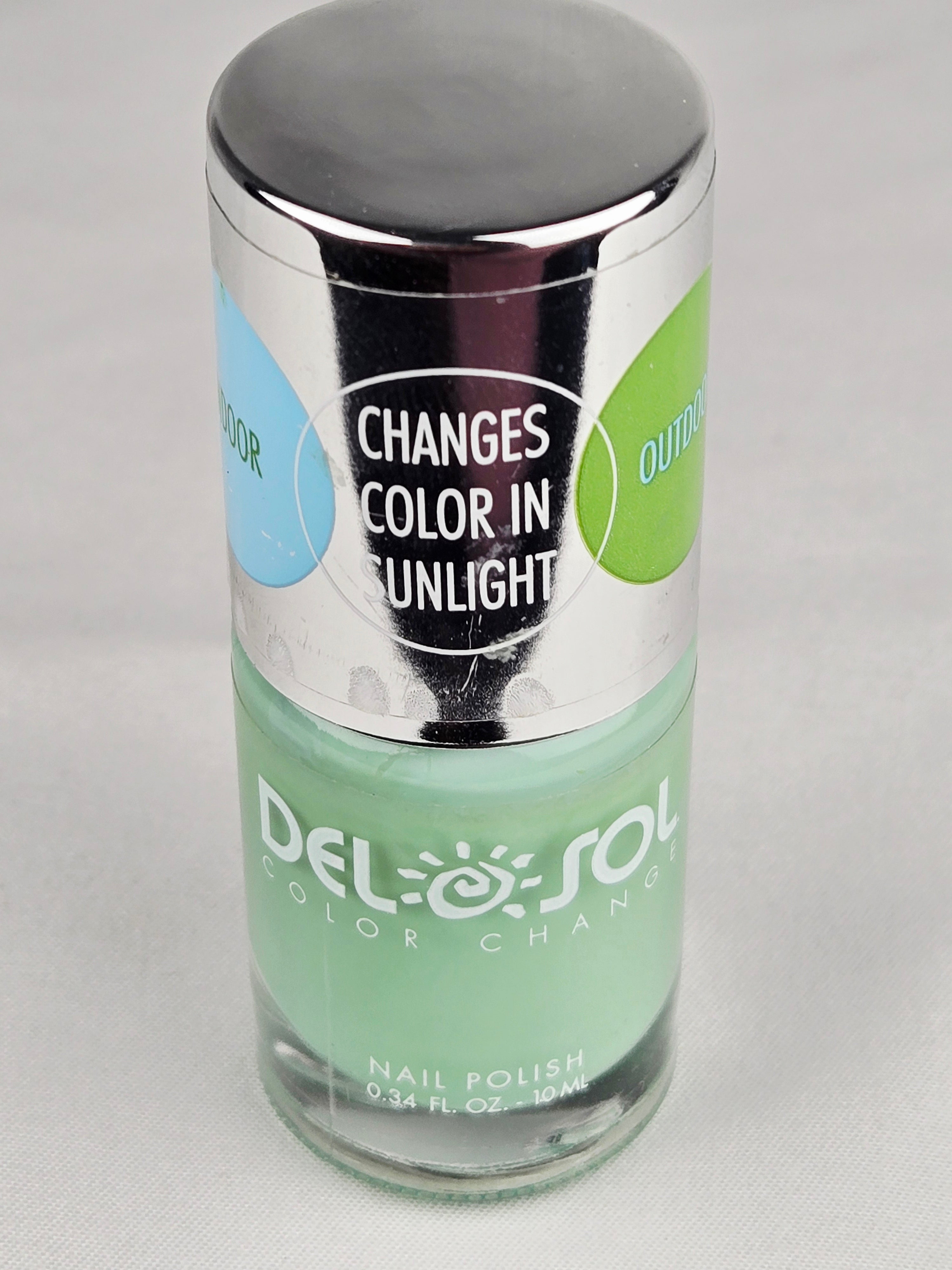 Del Sol Color Change Nail Polish – Vintage Sunlight Activated Photochromic Green Polish