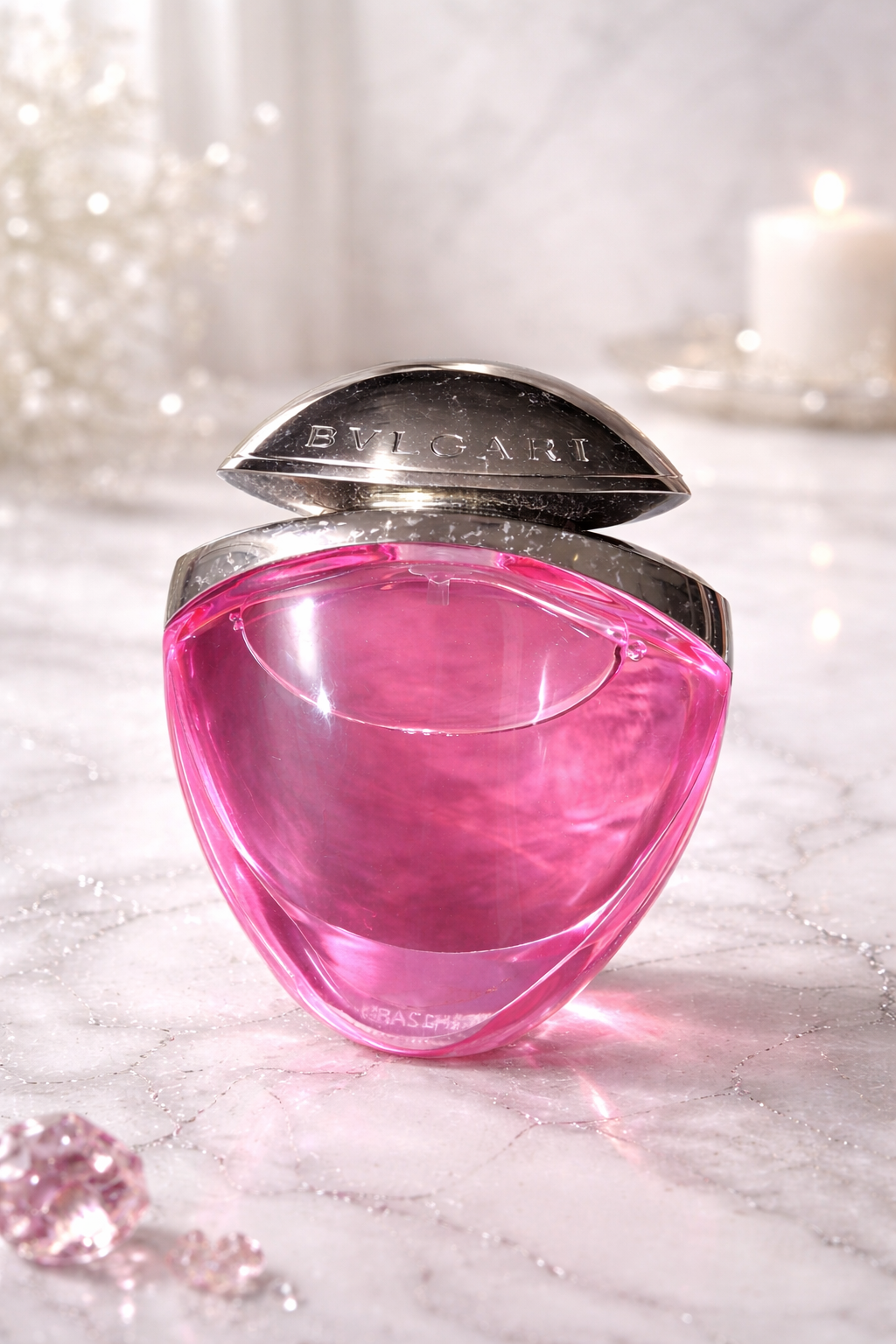 BVLGARI Omnia Pink Sapphire Eau de Toilette 25ml 0.84oz Perfume Made in Italy A bright, sparkling fragrance that blends pink citrus with soft tropical florals, creating a scent that feels fresh, playful, and slightly exotic.