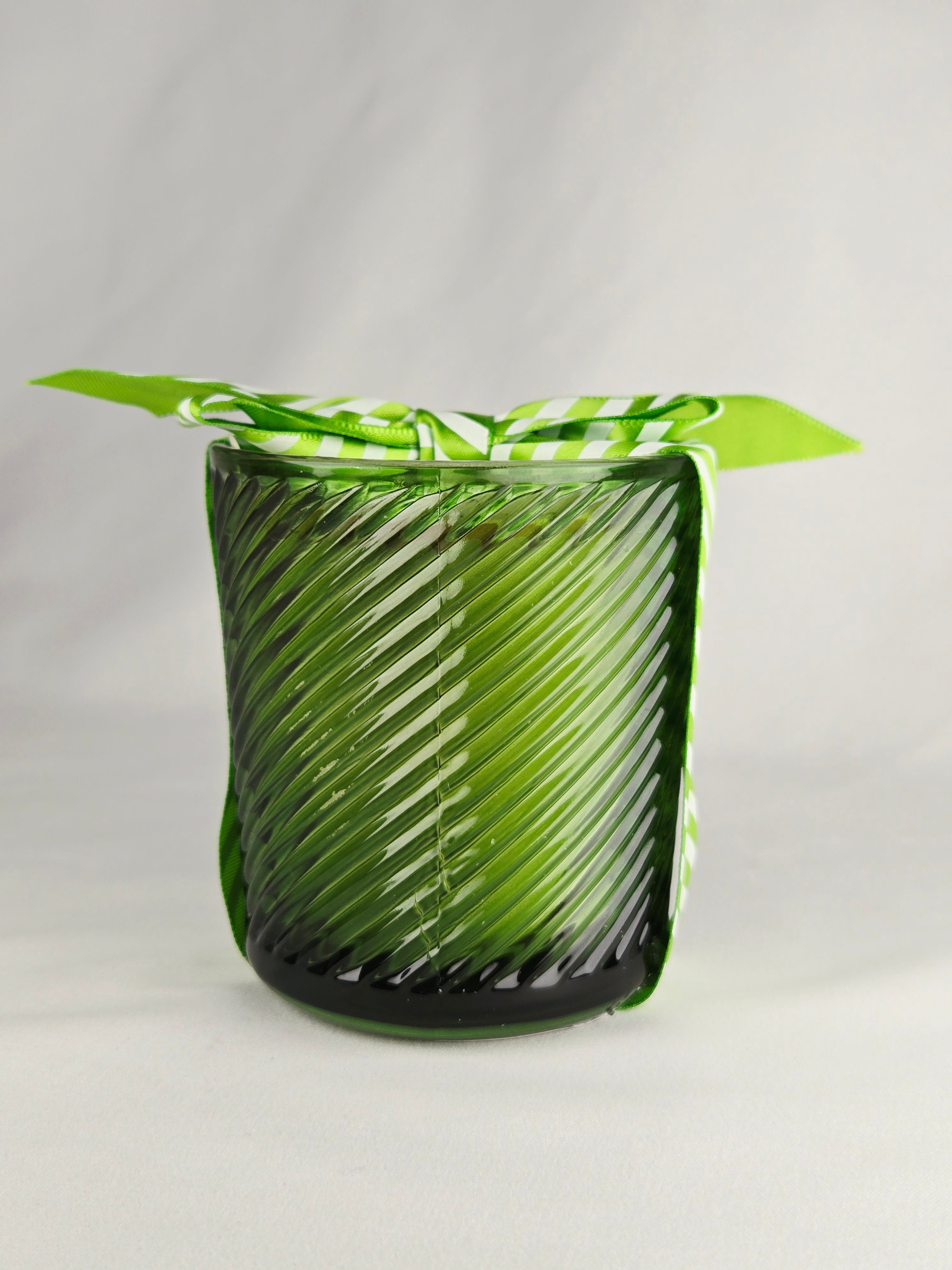 Apple Cinnamon Joy Candle – Cozy Orchard Spice in Swirled Green Glass