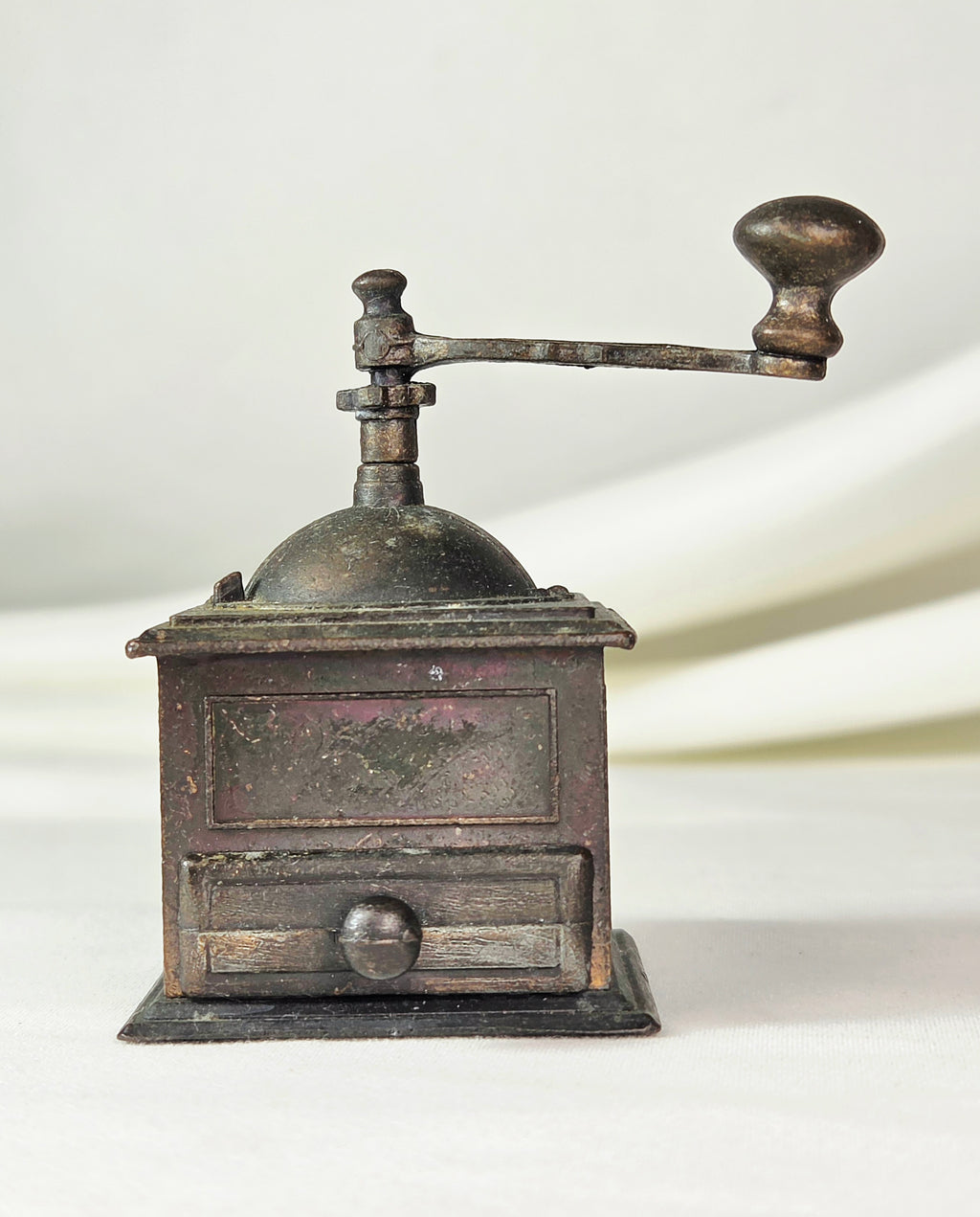 Vintage Mechanical Pencil Sharpener Set of 5 – Die Cast Metal Miniatures | Car Stagecoach Sewing Machine Lamp Coffee Grinder