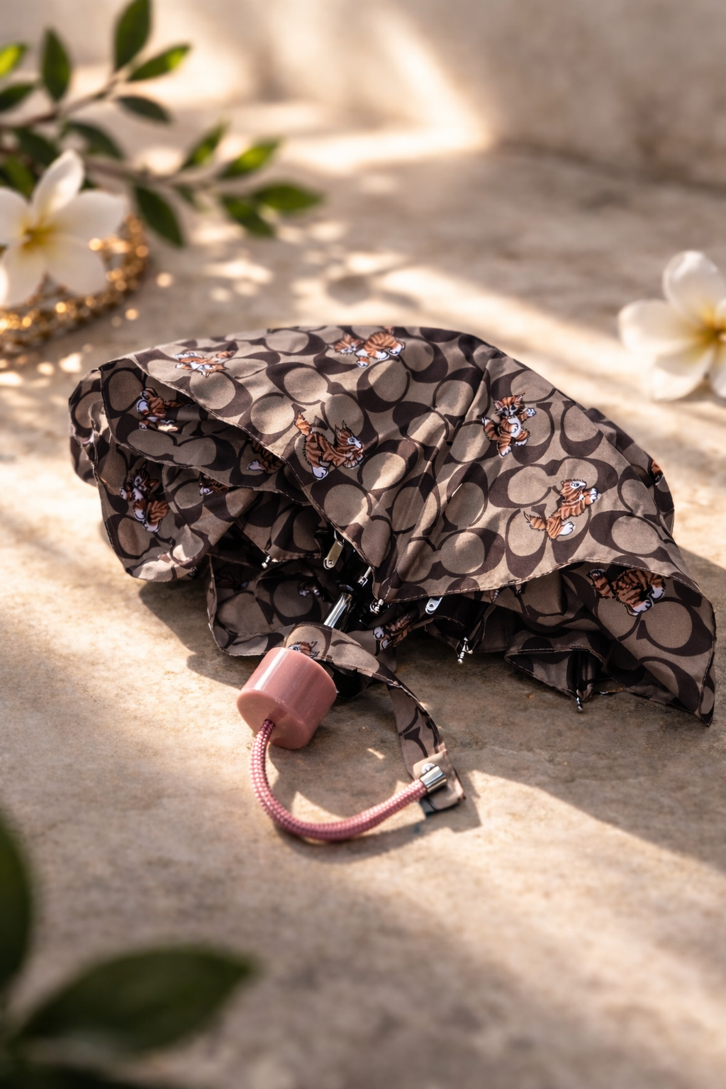 Coach Signature Orange Cat Print Compact Folding Umbrella – Brown Monogram Travel Umbrella with Wrist Strap