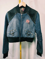 Y2K Akademiks Cropped Denim Bomber Jacket – Embroidered Buckle Detail Zip-Up