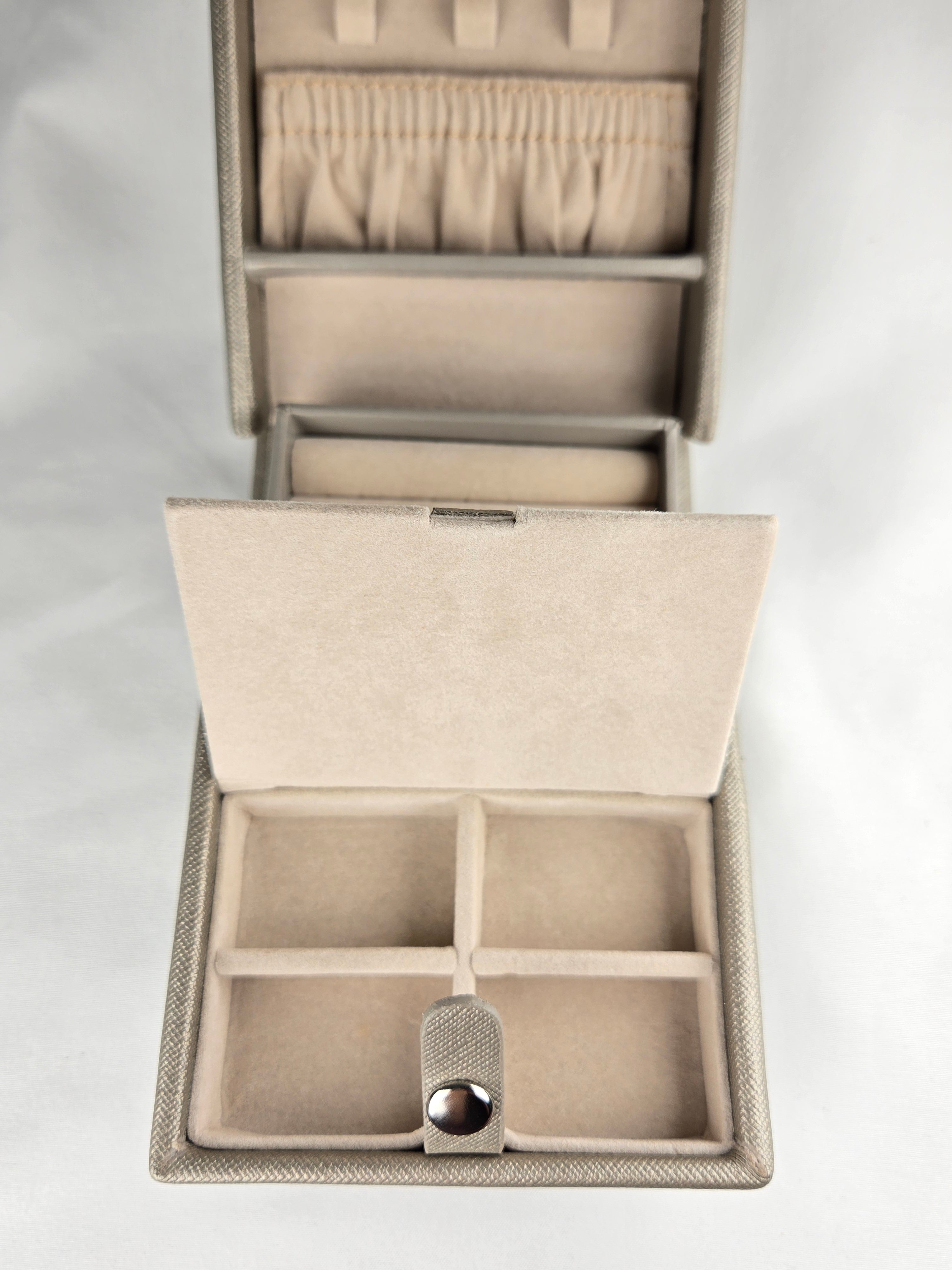 Heritage by WOLF Travel Jewelry Case — Metallic Taupe / Platinum Tone