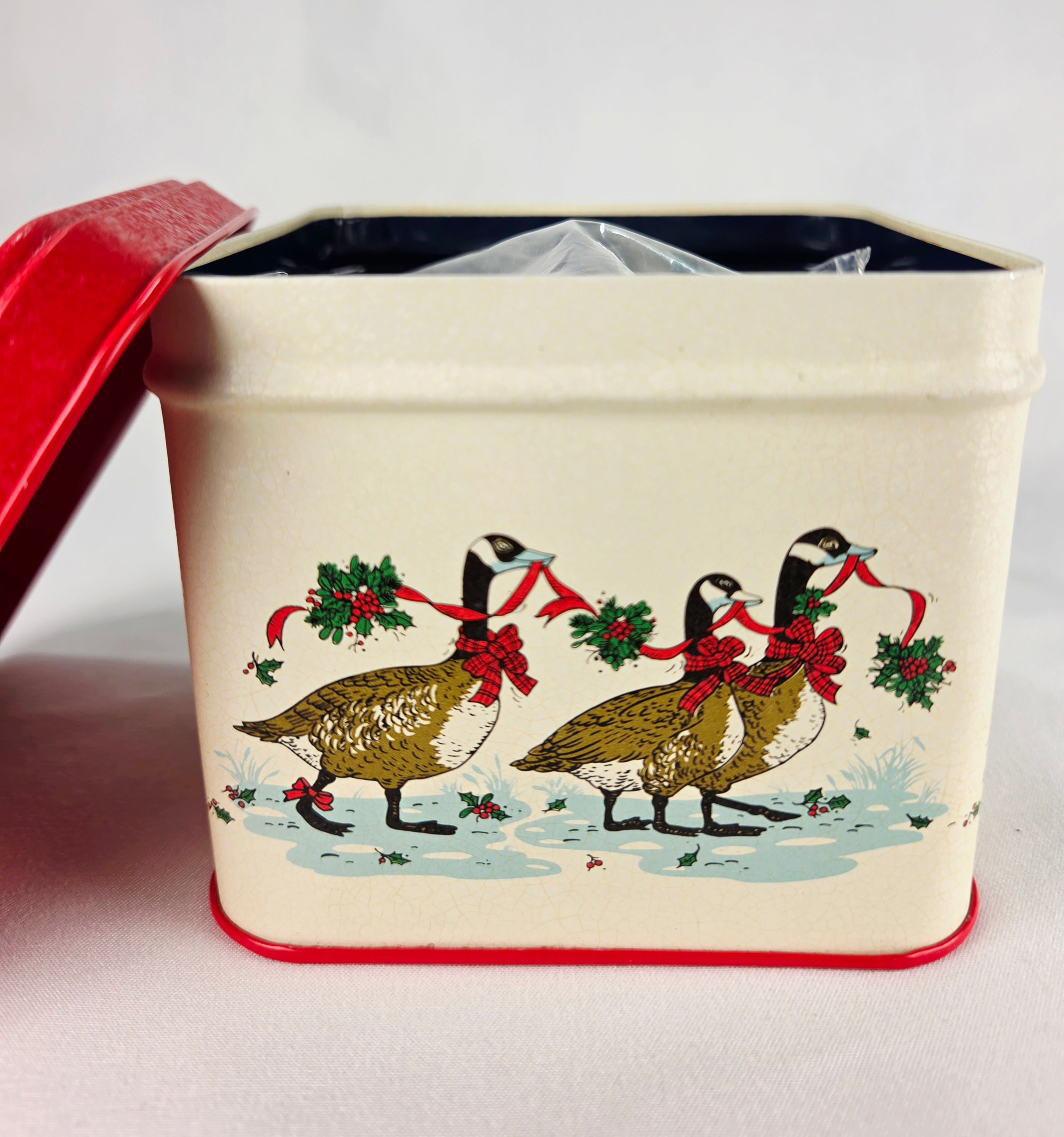 Vintage Potpourri Press Christmas Geese Tin w Matching Coaster Set Holiday Decor