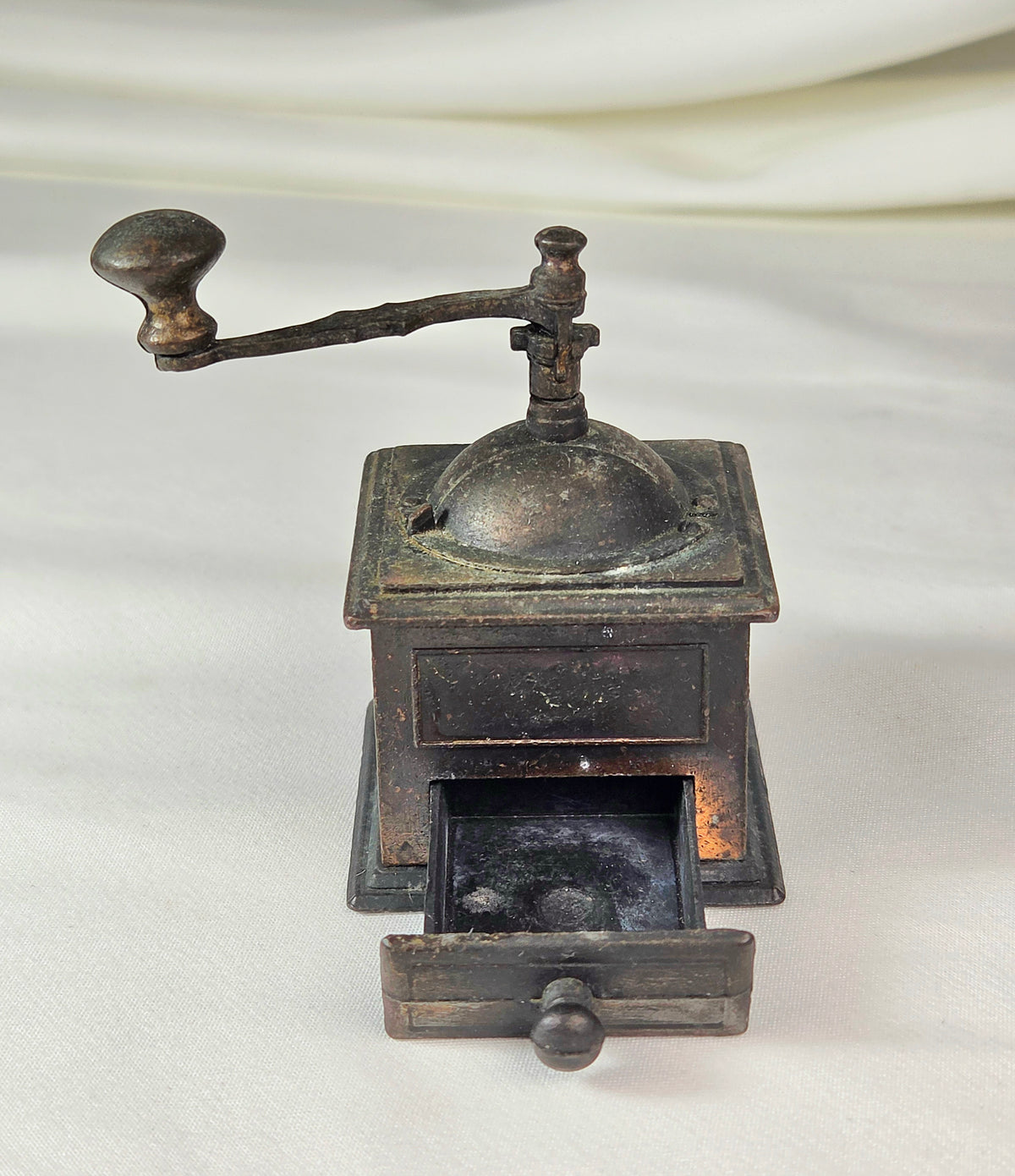 Vintage Mechanical Pencil Sharpener Set of 5 – Die Cast Metal Miniatures | Car Stagecoach Sewing Machine Lamp Coffee Grinder