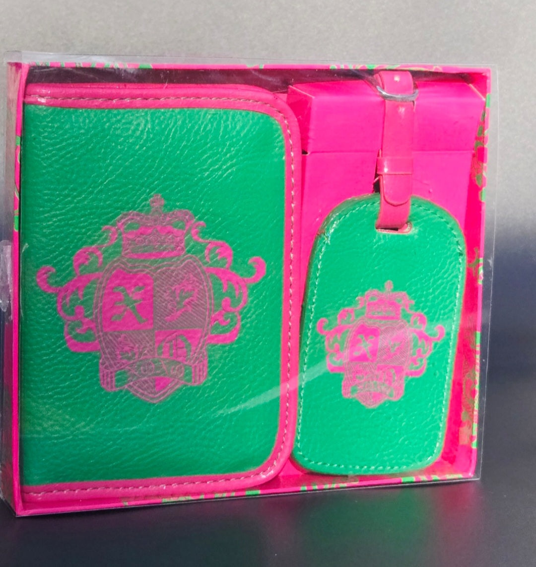 XOXO Passport Holder & Luggage Tag Travel Set Green Pink Boxed Gift Set