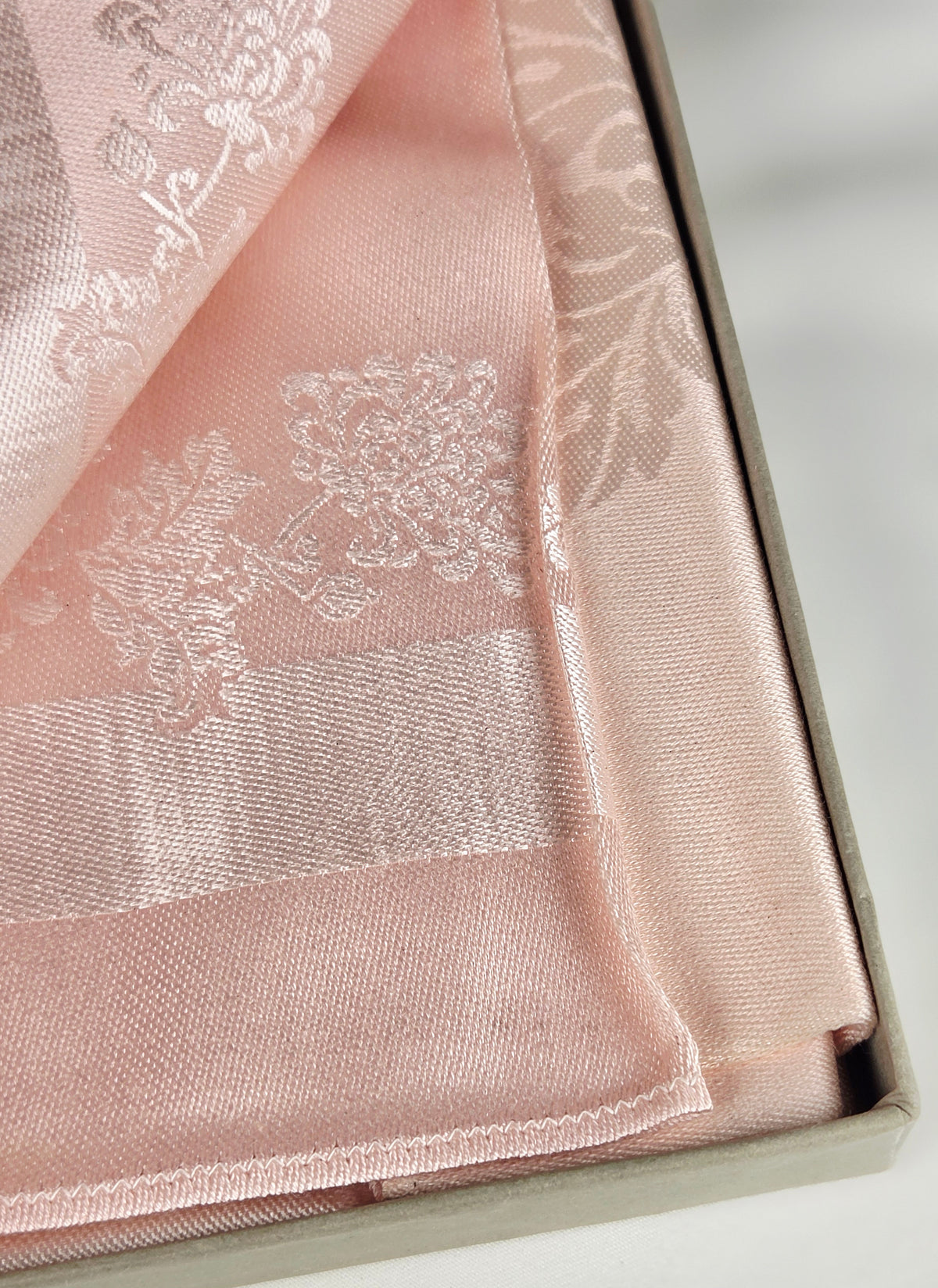 Vintage Liddell’s Irish Floral Damask Pink Egyptian Cotton & Acetate Tablecloth & Napkin Set - Made in Ireland NOS Rare