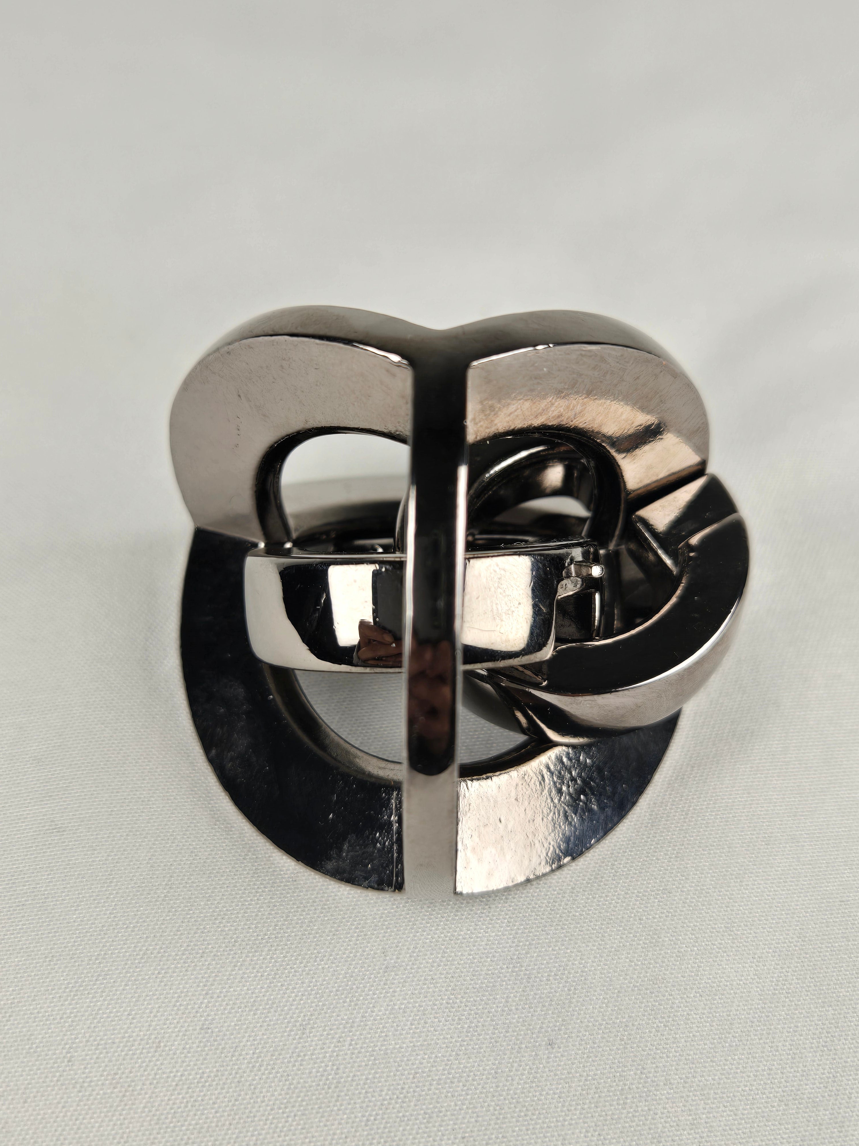 Hanayama Cast Metal Puzzle — Interactive Brain Teaser | Modern Mechanical Puzzle