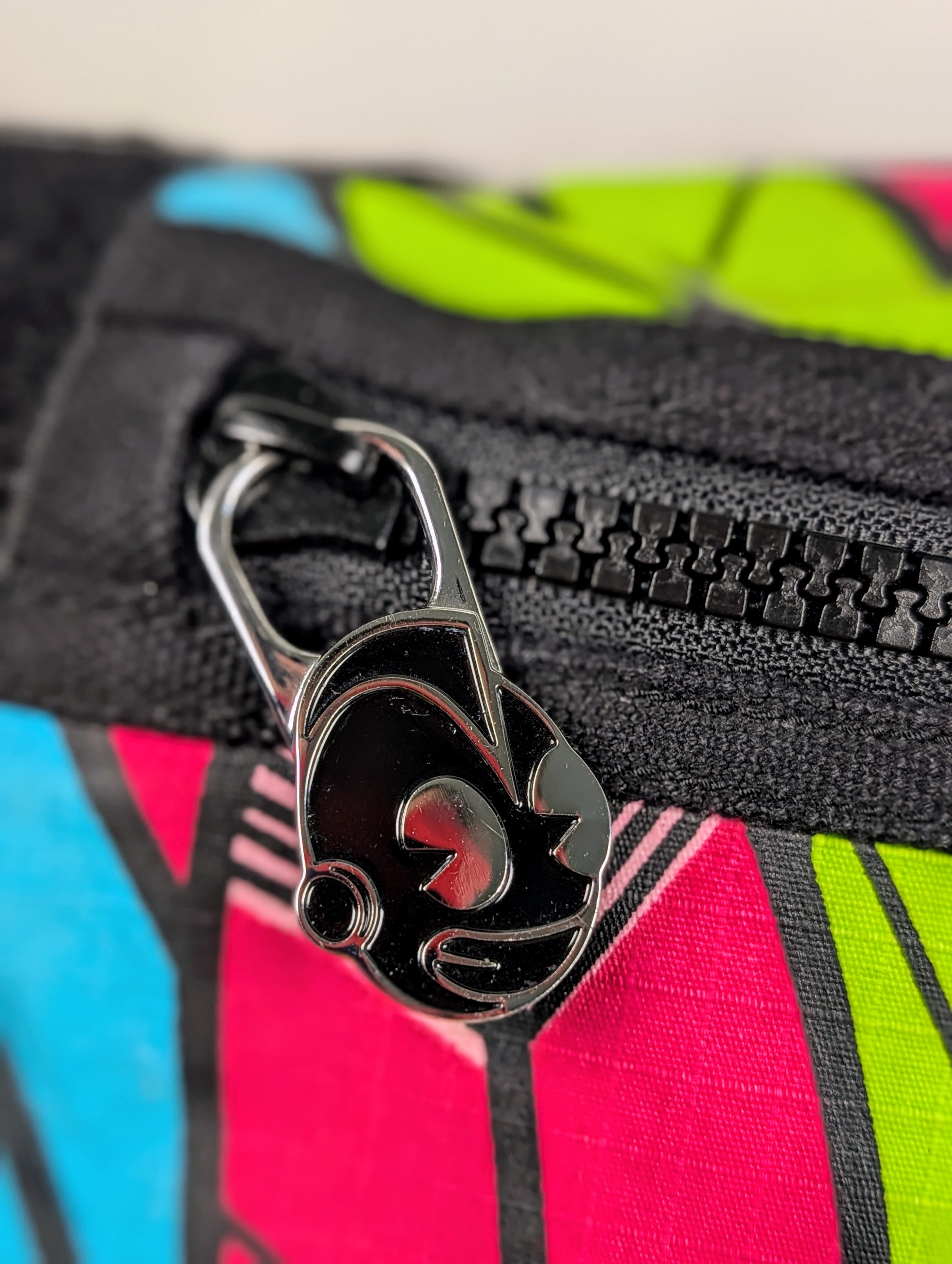 Kidrobot Neon Feather Geometric Messenger Bag Crossbody Streetwear Shoulder Bag Y2K