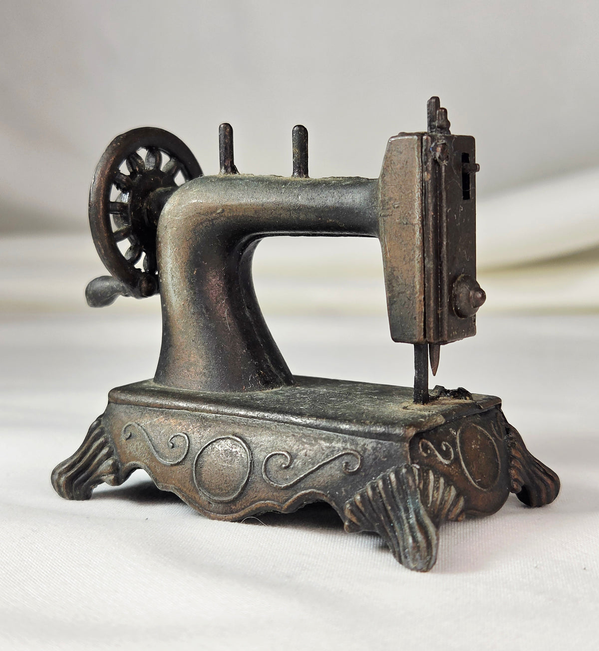 Vintage Mechanical Pencil Sharpener Set of 5 – Die Cast Metal Miniatures | Car Stagecoach Sewing Machine Lamp Coffee Grinder