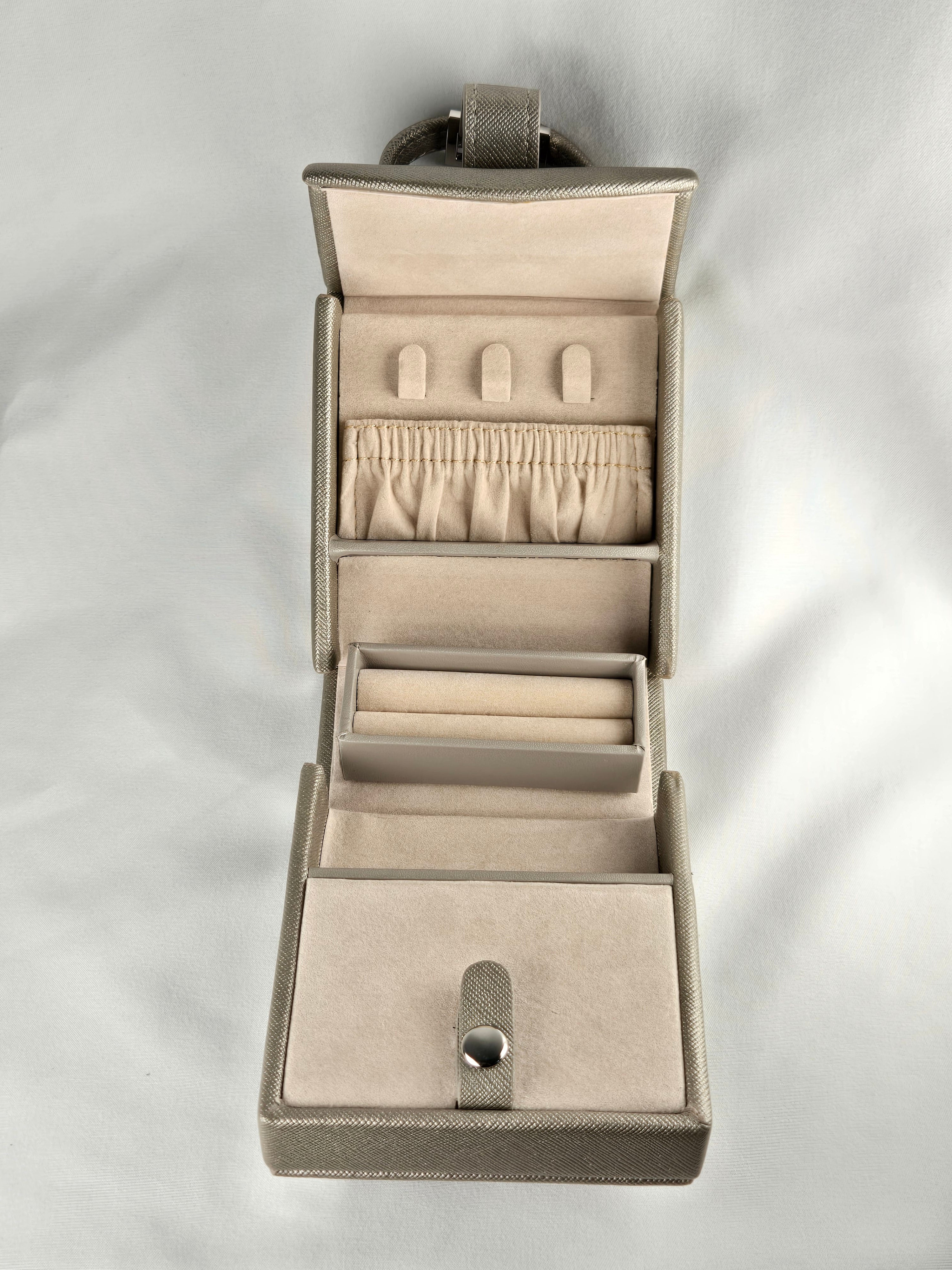 Heritage by WOLF Travel Jewelry Case — Metallic Taupe / Platinum Tone