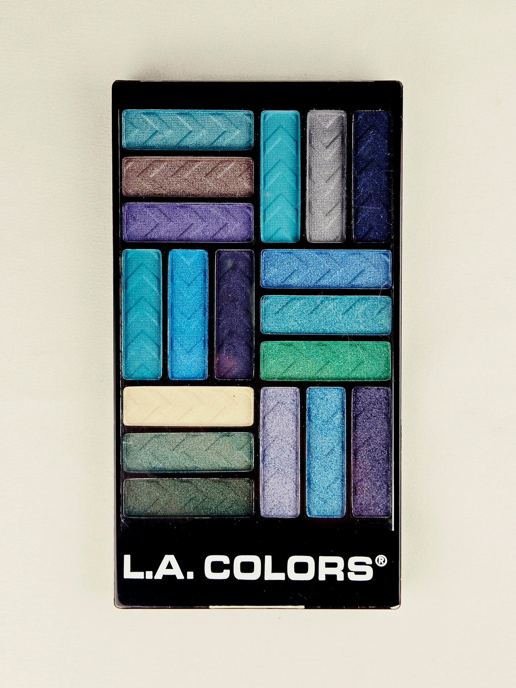 L.A. Colors Glam Palette “Shady Lady” 18 Color Eyeshadow – Teal Blue Smoky Collection